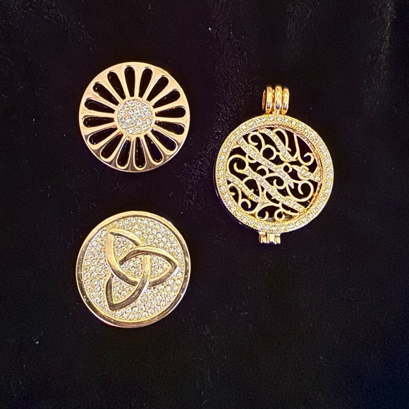 The Coin Collection Pendant Set - Picture 2 of 8
